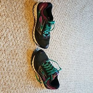 Running shoes